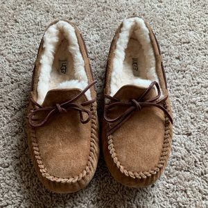 UGG Slippers ❤️❤️